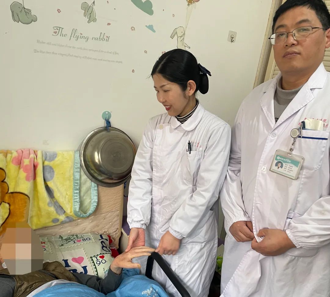 让关爱走进家门——患者足不出户 医护提供专业服务